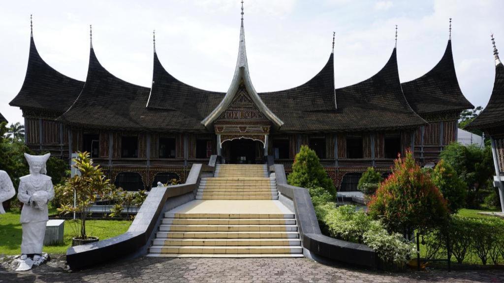 Hotel Ranah Bundo Паданг Екстериор снимка